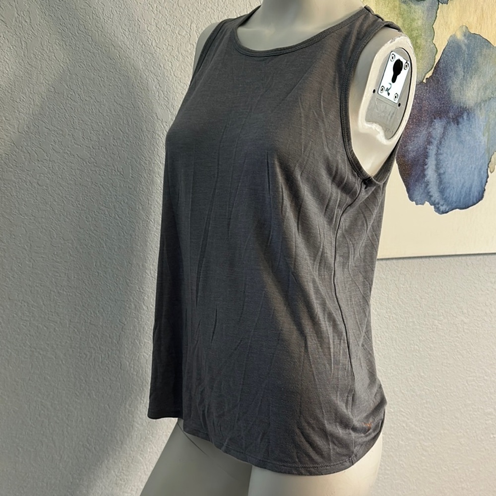 Old Navy Silver Gray Sleeveless Tank Top with Relaxed Fit